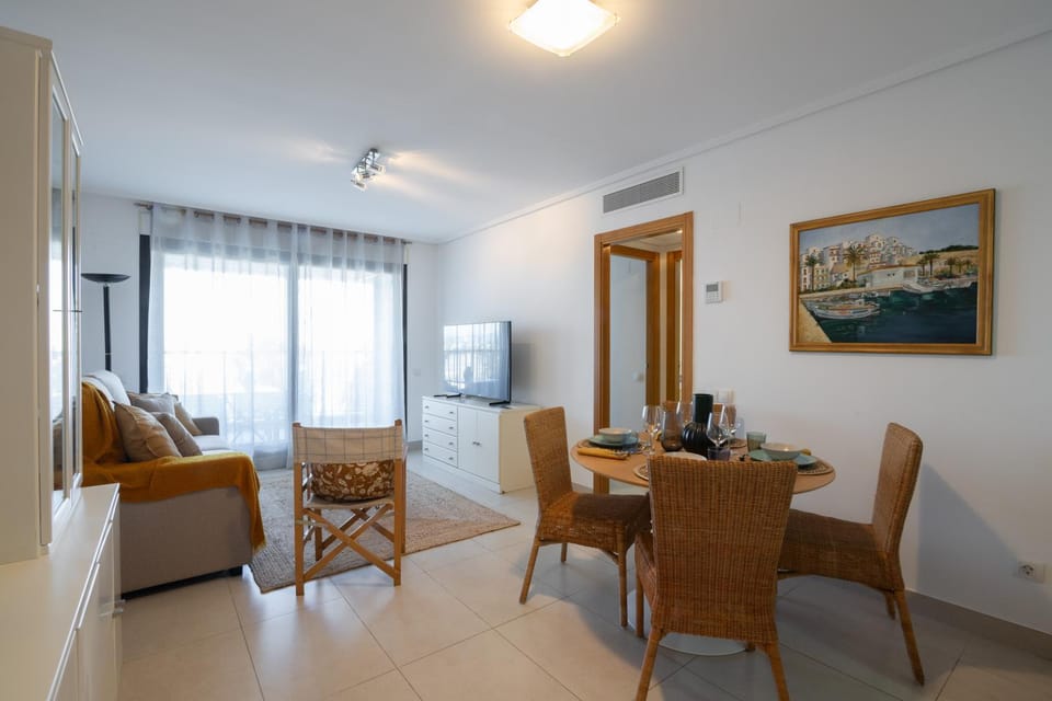 TV and multimedia, Living room, Dining area