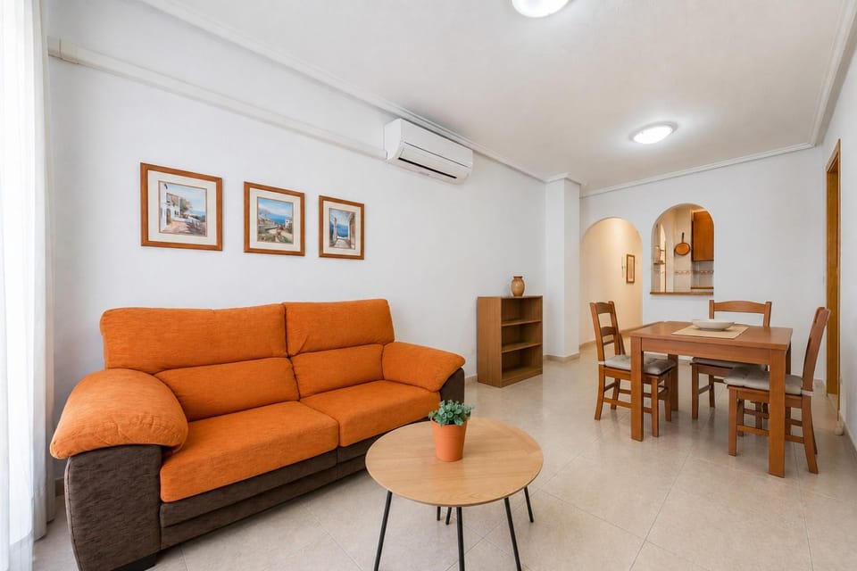 Communal lounge/ TV room, Living room
