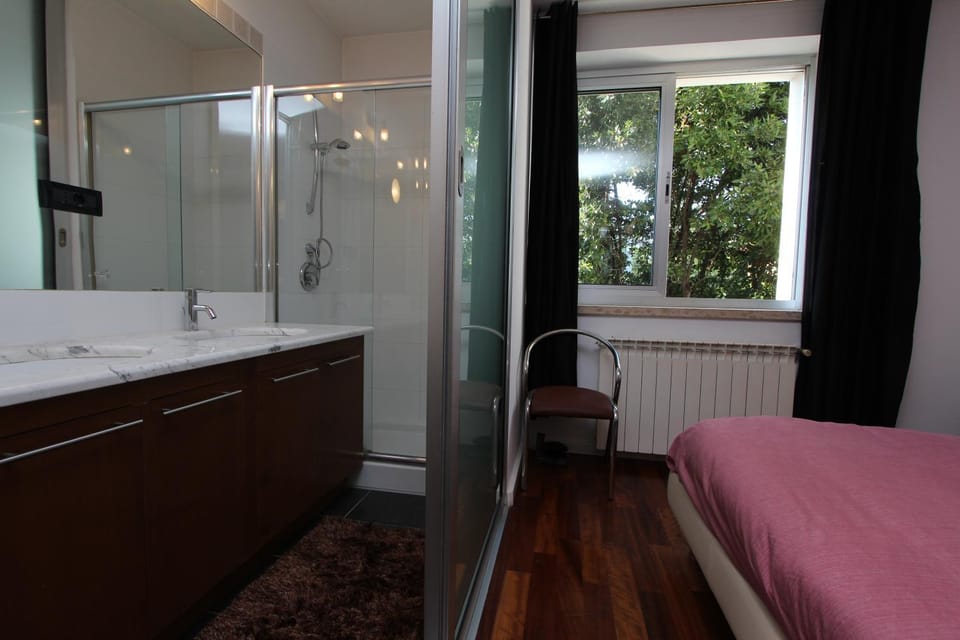 Shower, Bathroom, Bedroom