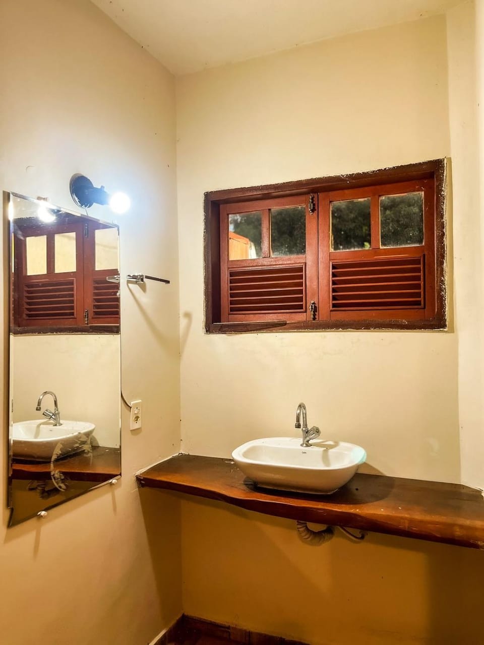 Bathroom, towels