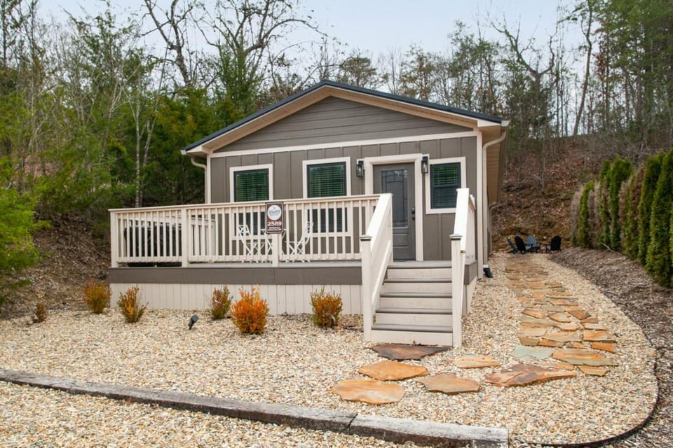 Whiskey Barrel w Hot Tub Arcade Game Fire Pit House in Sevierville