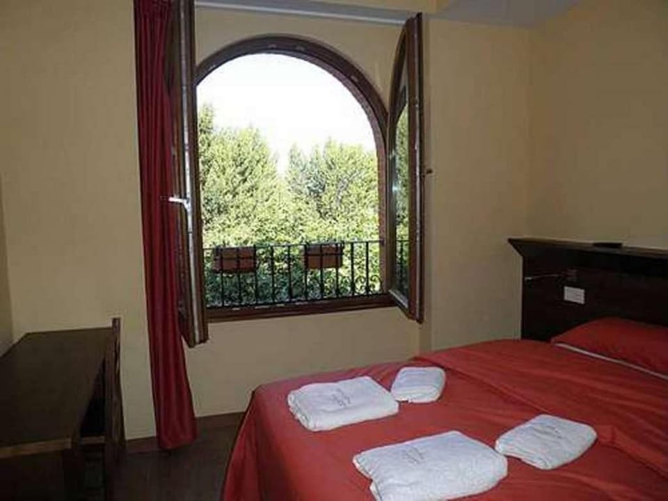 Cueva Restaurante Itariegos Country House in Castile and León