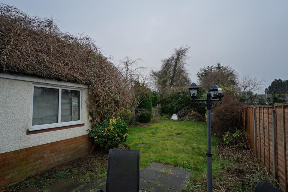 Contractors , NHS Staff , Next to Hospital - 1 Bedroom in 4 Bedroom House SR3 Apartment in Grimsby