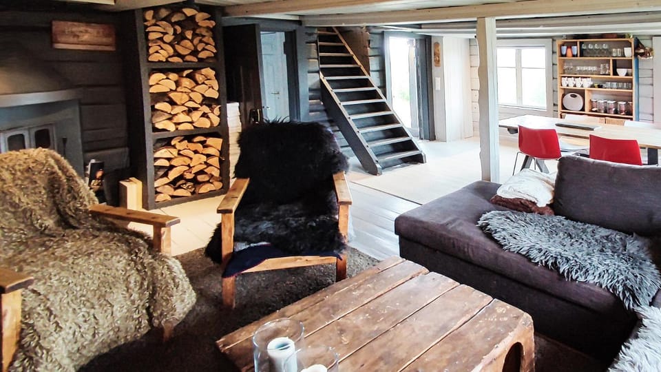 Living room, Seating area