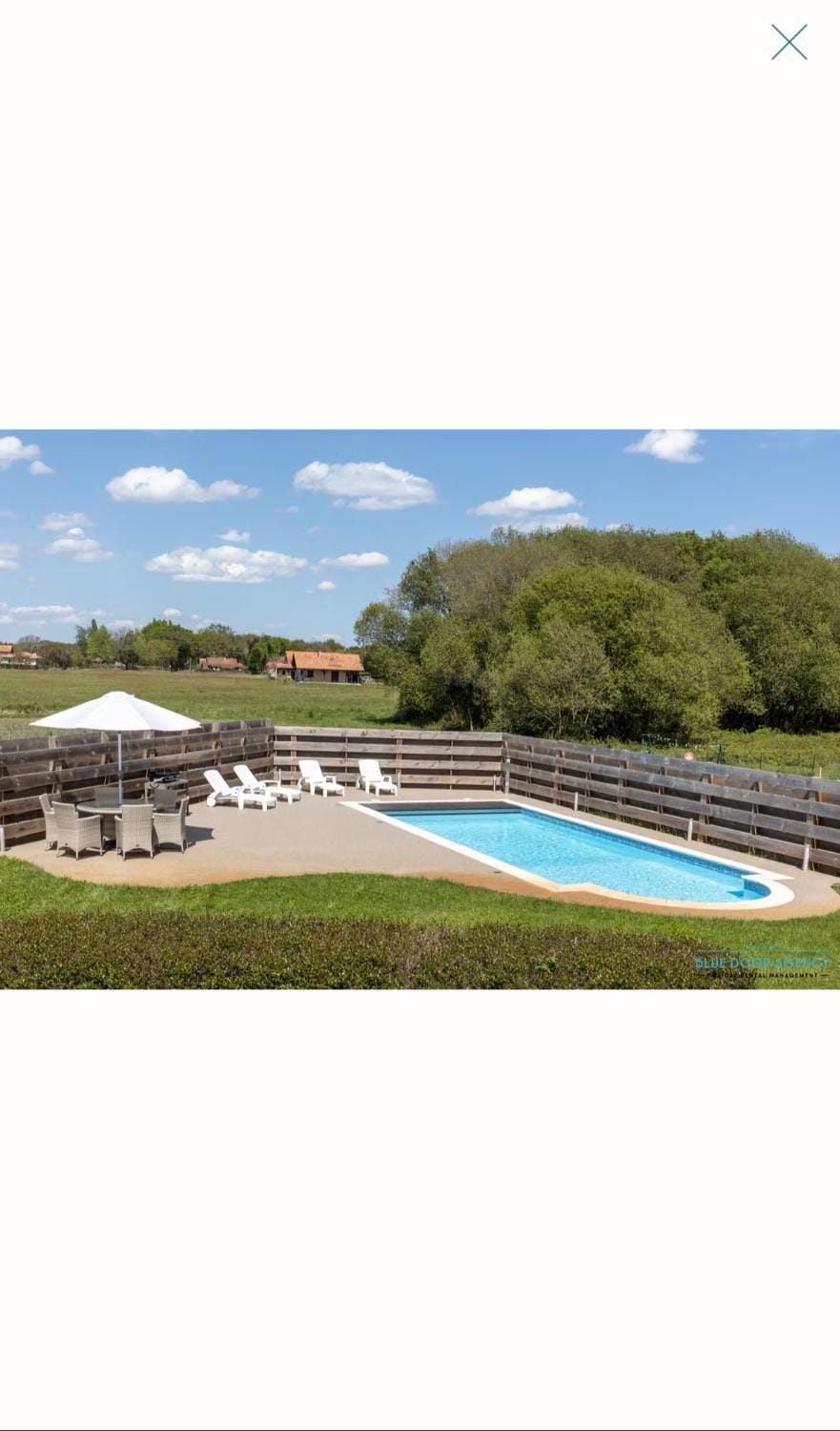 Swimming pool, sunbed