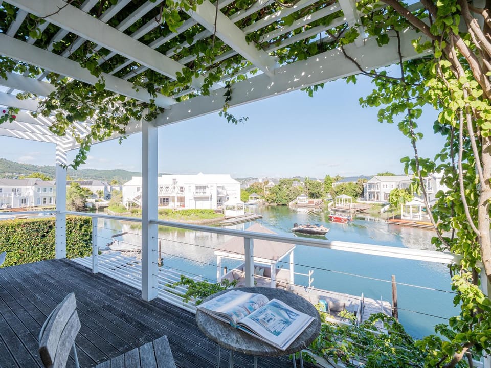 View (from property/room), Balcony/Terrace, River view
