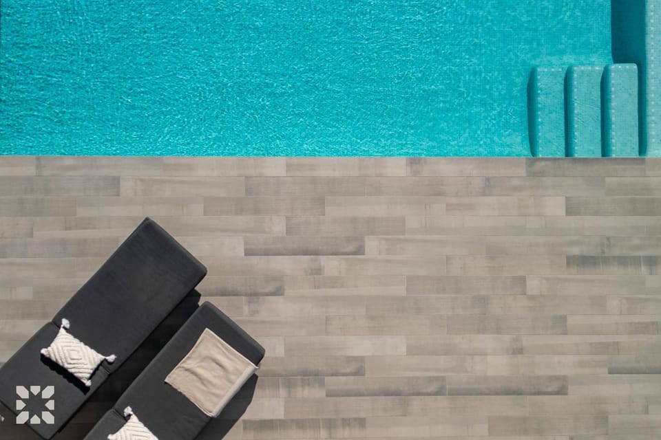 Day, Pool view, Swimming pool, sunbed