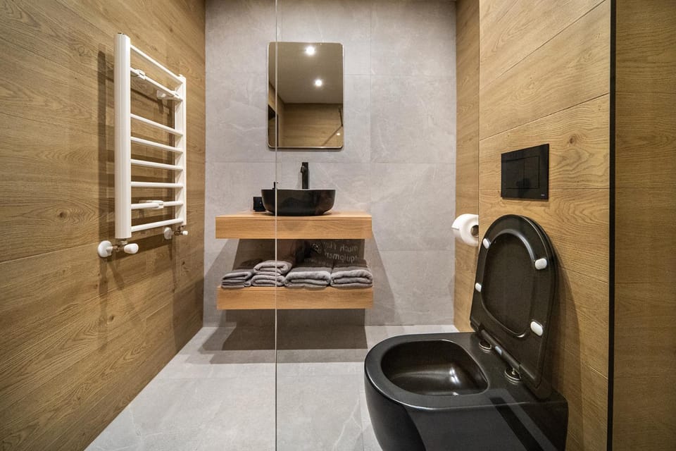 Bathroom, towels