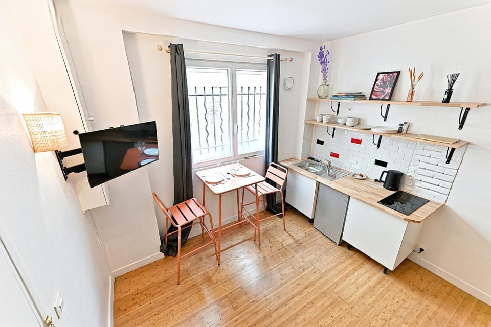 TV and multimedia, Dining area