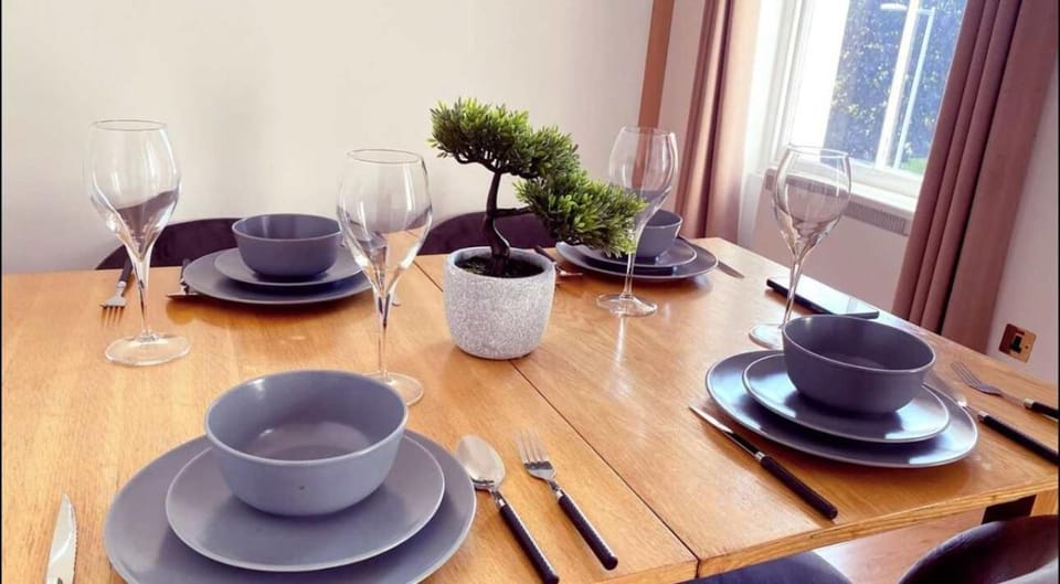 Luxury Two Bed Chelsea Retreat Apartment in London