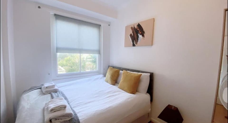 Luxury Two Bed Chelsea Retreat Apartment in London