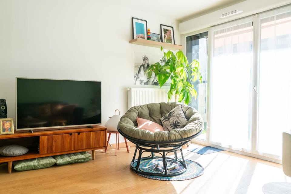 T2 apartment with garden near Paris Apartment in Paris