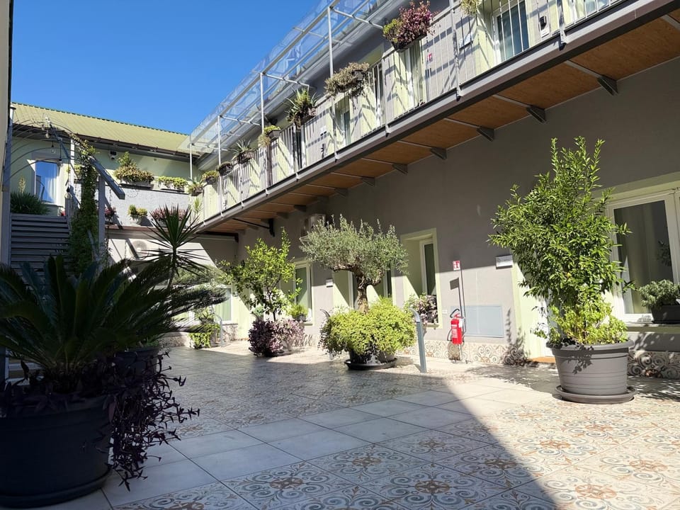 Il Giardino degli Ulivi PT Apartment in Monza