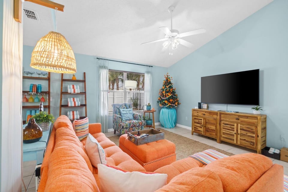 TV and multimedia, Living room, Seating area