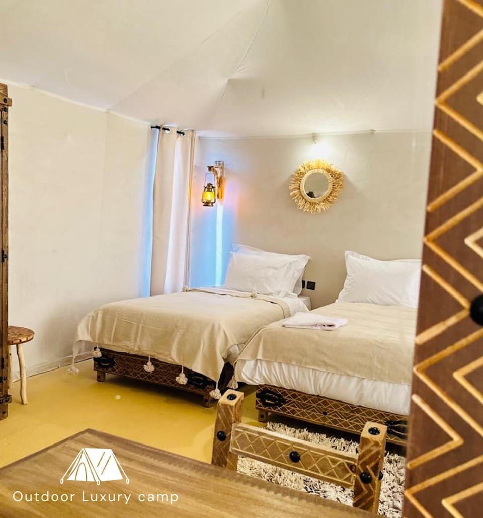 Property building, Bed, Photo of the whole room, Bedroom, towels