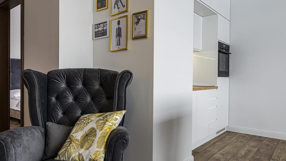 Kitchen or kitchenette, Living room, Seating area