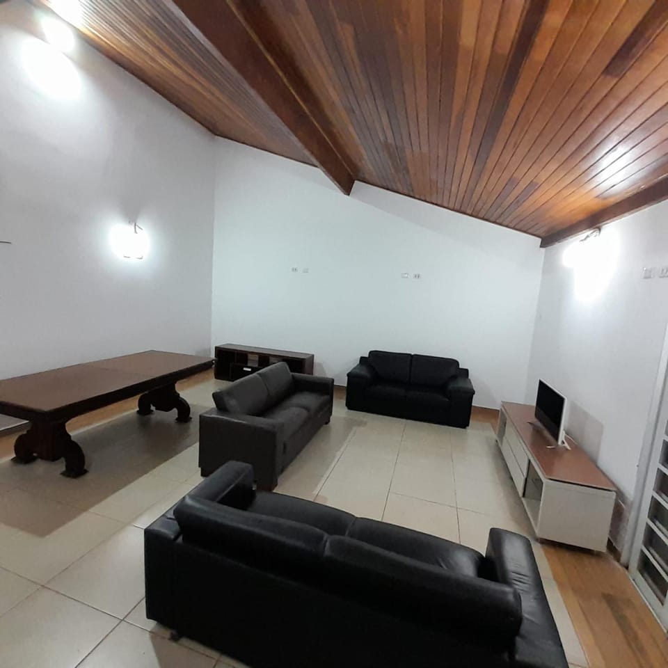 CASA - 5 quartos - 4 vagas de garagem Bed and Breakfast in Campo Grande