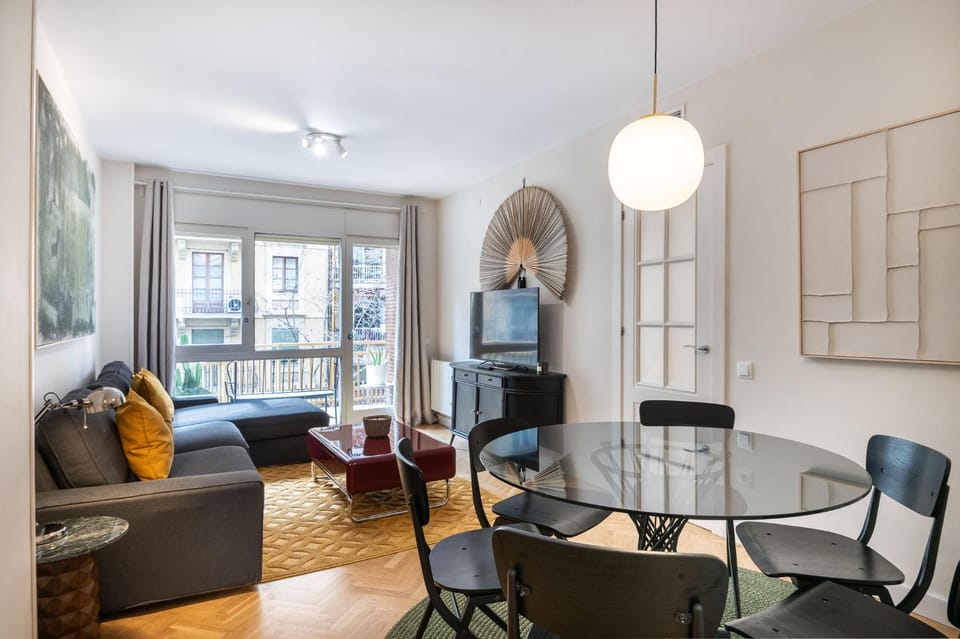 TV and multimedia, Living room, Seating area