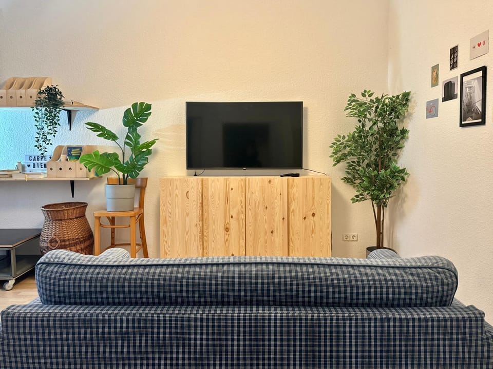 Communal lounge/ TV room, TV and multimedia, Living room, Seating area