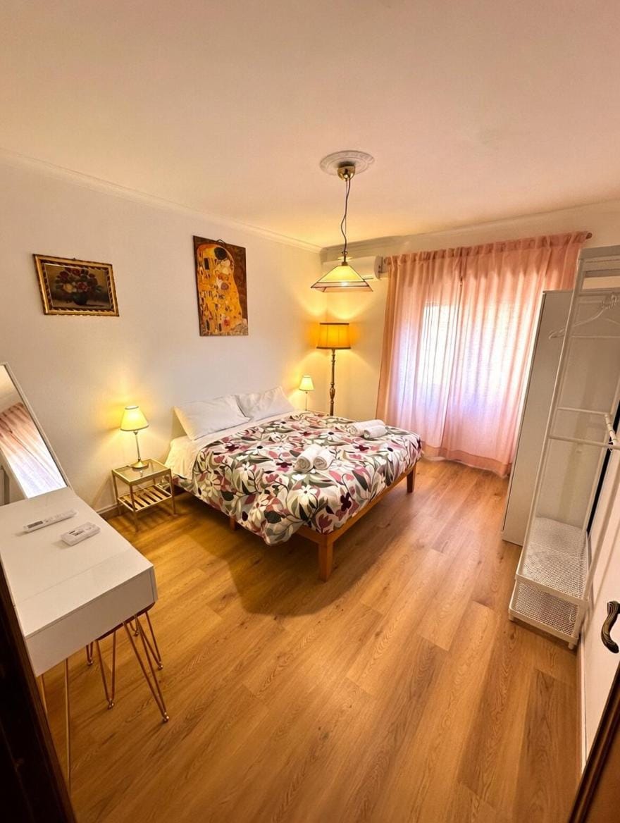 Bed, Photo of the whole room, Bedroom, wardrobe