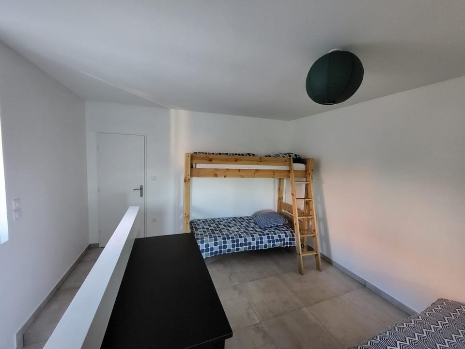 Bed, Bedroom, bunk bed