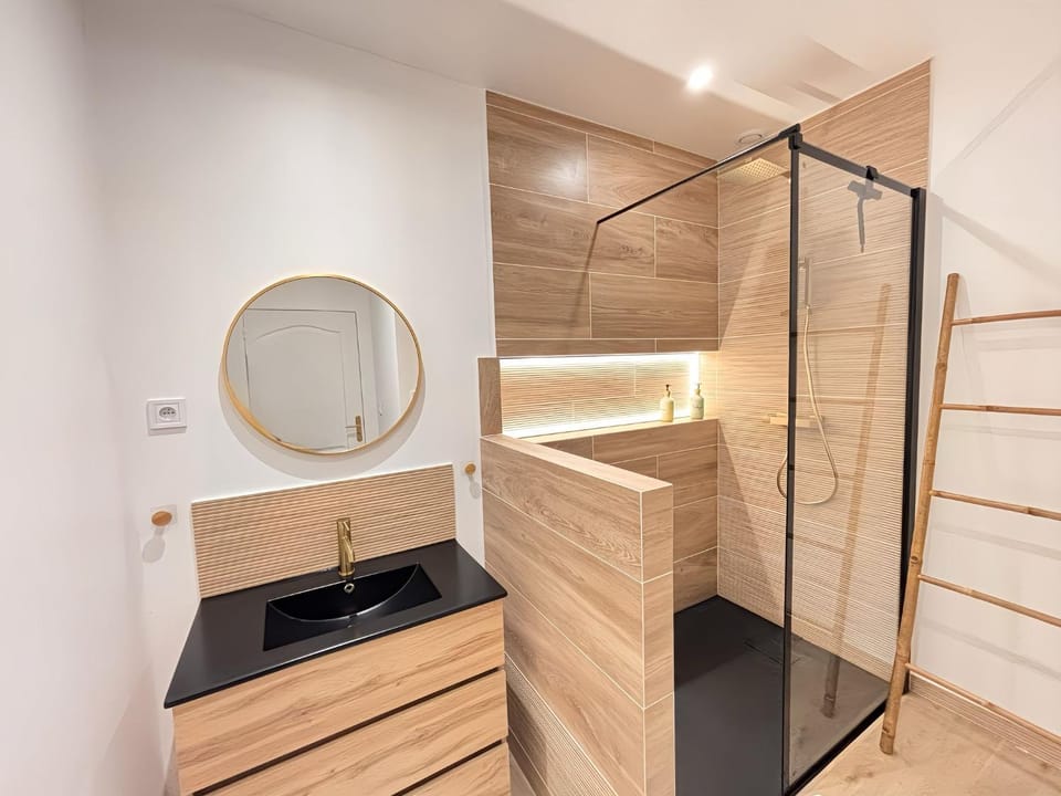 Chaleureuse convivialité à partager Apartment in Auvergne-Rhône-Alpes