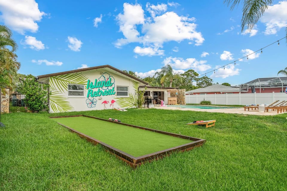 Waterfront Oasis Htd Pool PuttPutt Bocce Ball House in Seminole