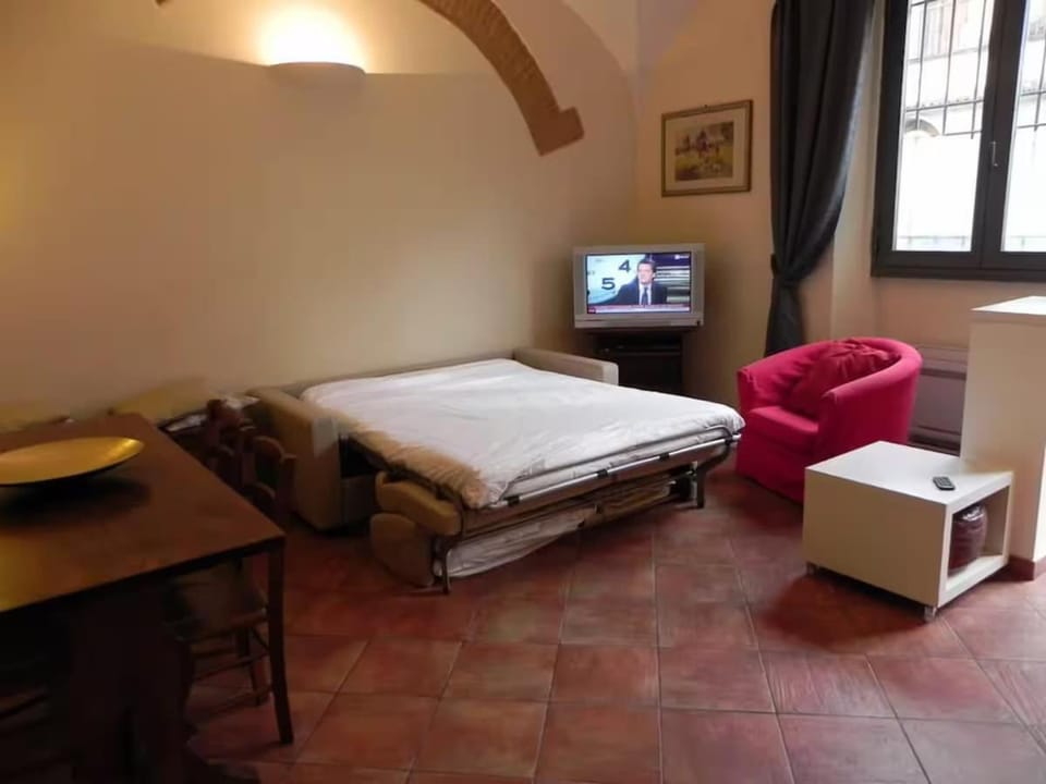 Letizia e Comfort a San Frediano House in Florence