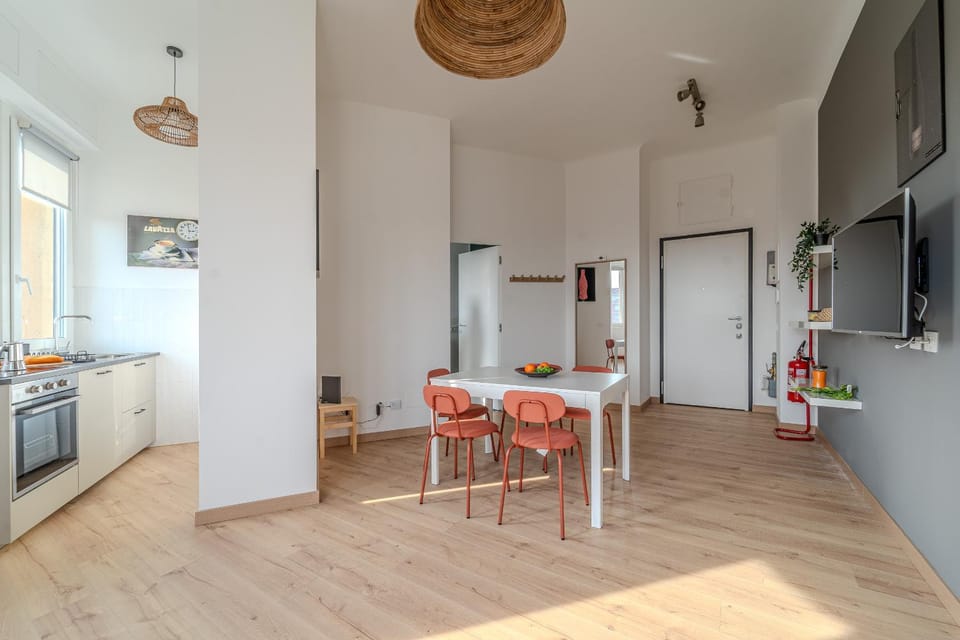 TV and multimedia, Kitchen or kitchenette, Living room, Seating area, Dining area, oven