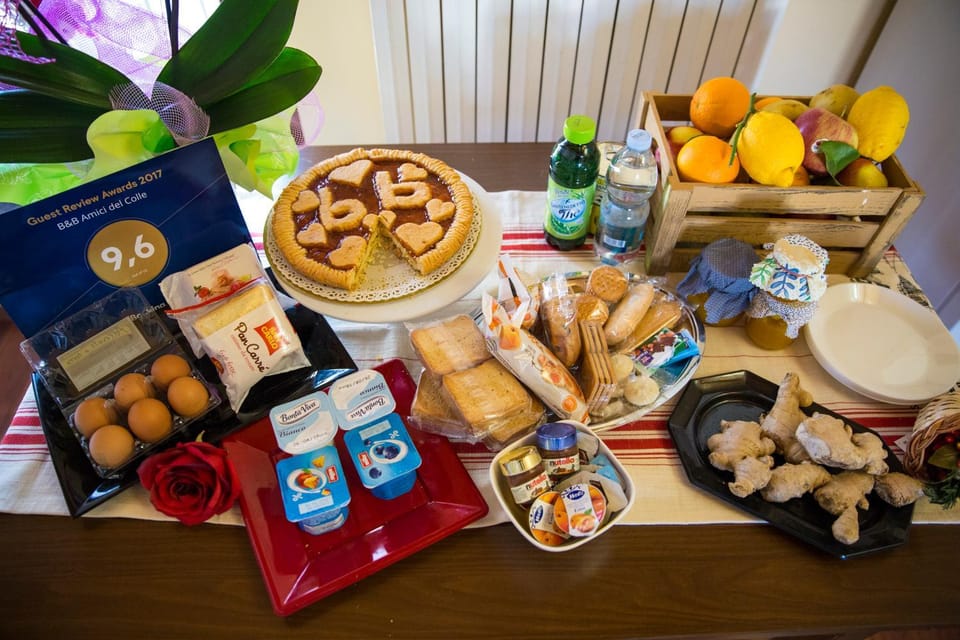 Coffee/tea facilities, Dining area, On site, Continental breakfast, Buffet breakfast, Italian breakfast, English/Irish breakfast, American breakfast
