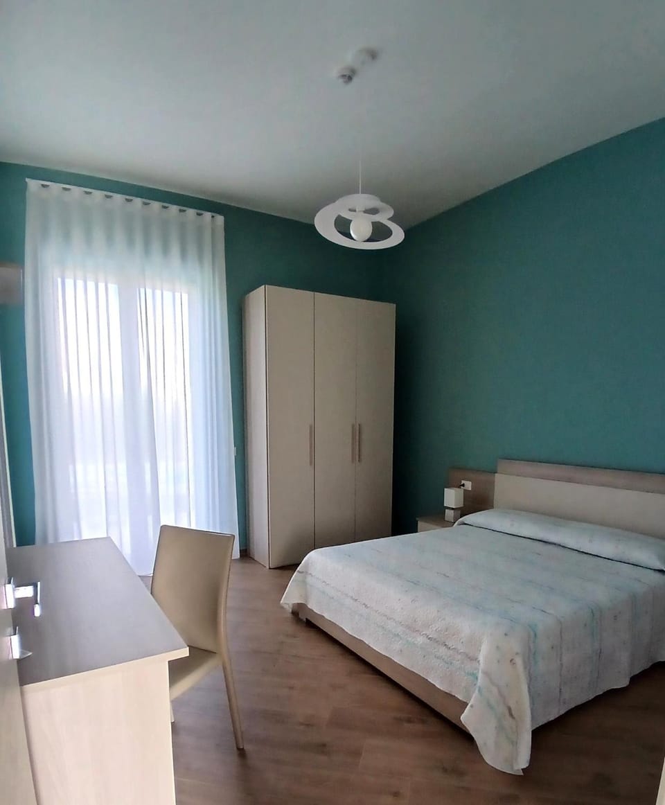 Photo of the whole room, Swimming pool