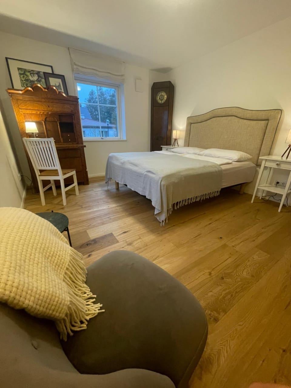 Bed, Photo of the whole room, Bedroom
