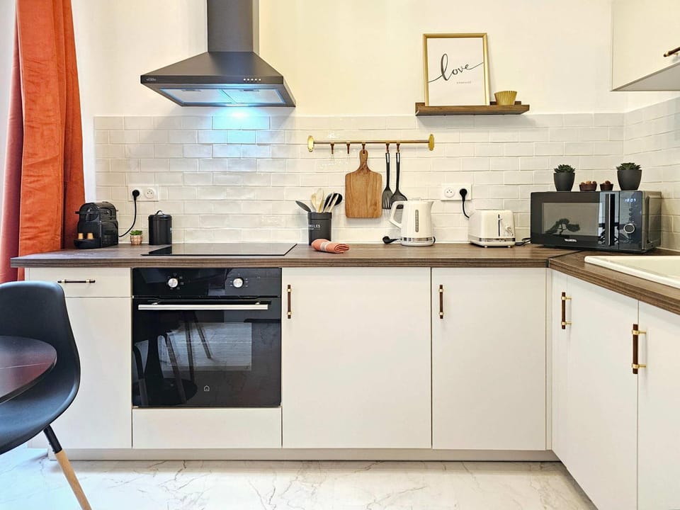 Niala Studio in city center of Marseille at Vieux-Port and Opera Apartment in Marseille