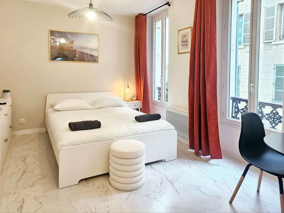 Niala Studio in city center of Marseille at Vieux-Port and Opera Apartment in Marseille