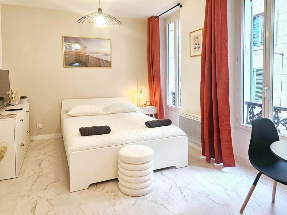 Niala Studio in city center of Marseille at Vieux-Port and Opera Apartment in Marseille
