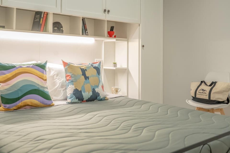 Bed, Photo of the whole room, Bedroom, heating, internet, wardrobe