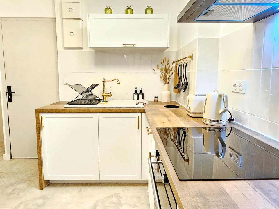 Rise Studio in city center of Marseille at Vieux-Port and Opera Apartment in Marseille