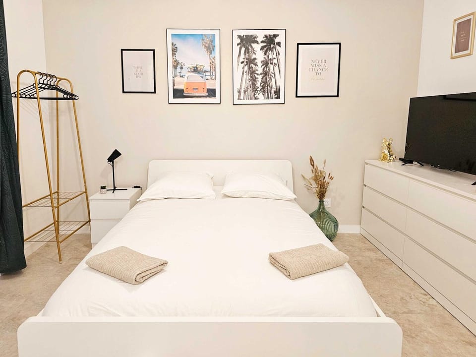 Rise Studio in city center of Marseille at Vieux-Port and Opera Apartment in Marseille