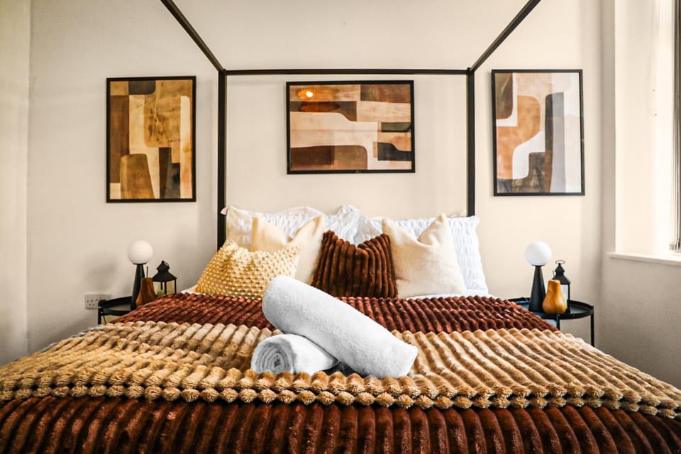 Bed, Bedroom