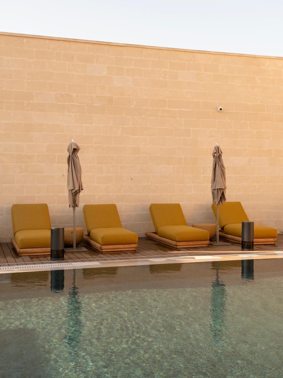 Balcony/Terrace, Swimming pool, sunbed