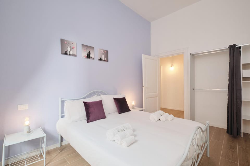 Bed, Photo of the whole room, Bedroom, towels, wardrobe