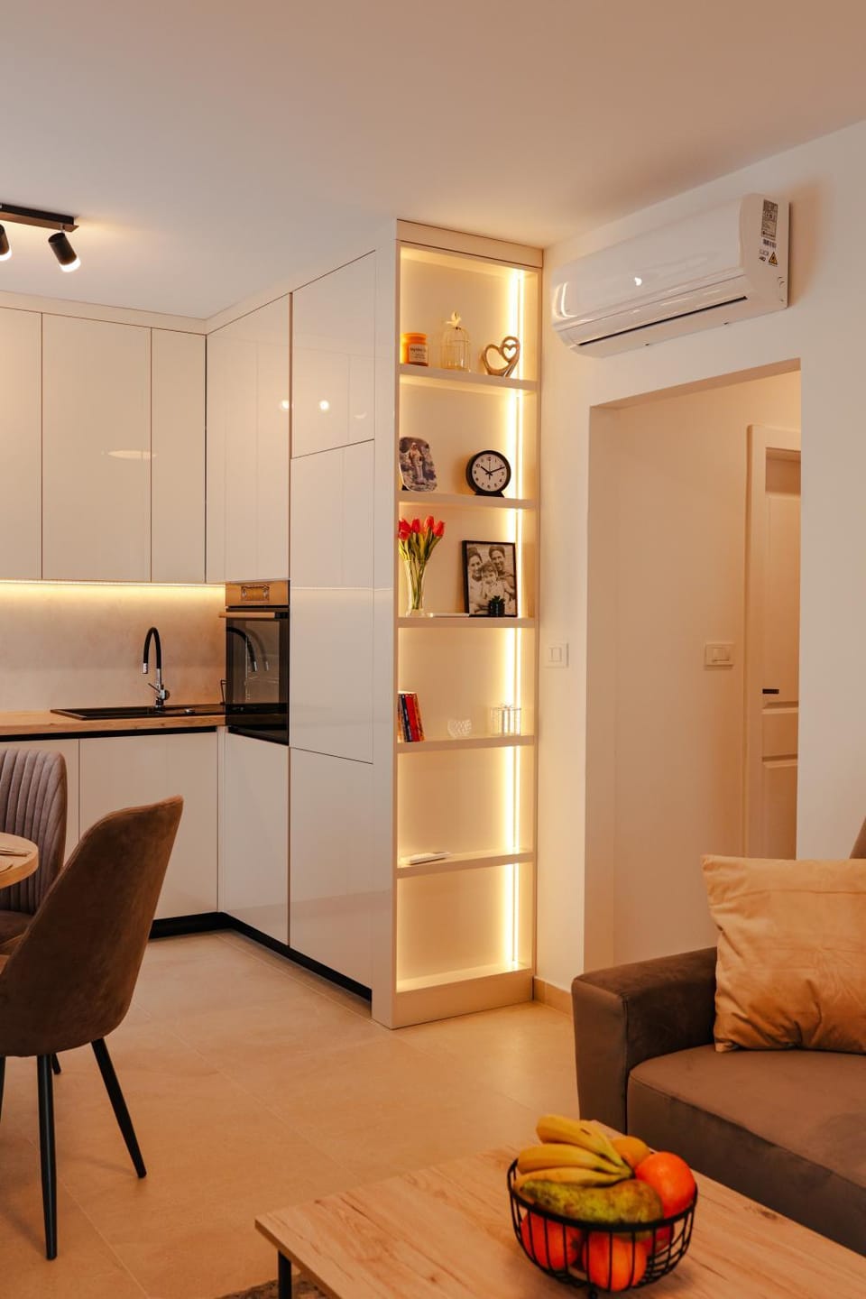 Living room, Seating area, Dining area