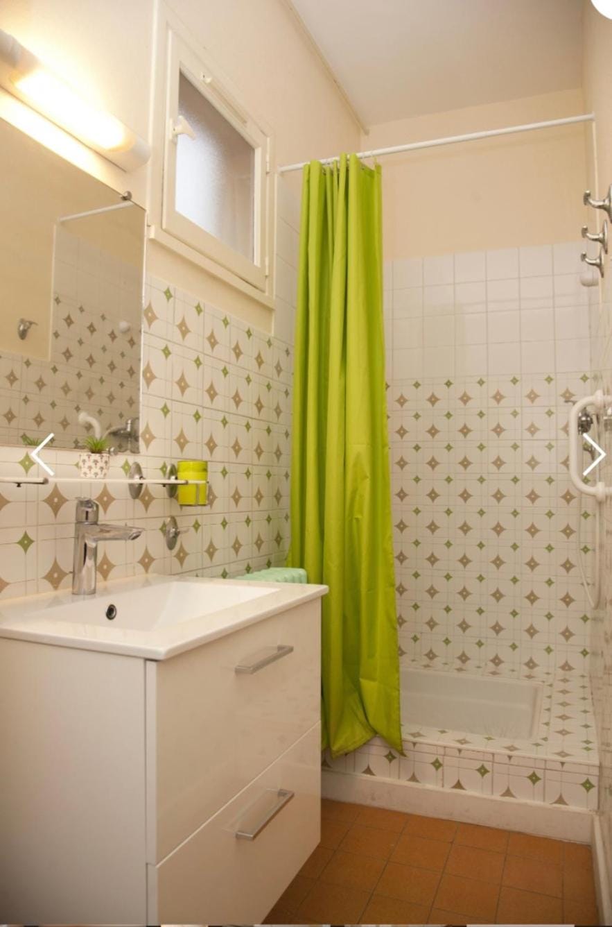 Joli appartement avec vue, idéal pour votre cure Apartment in Auvergne-Rhône-Alpes