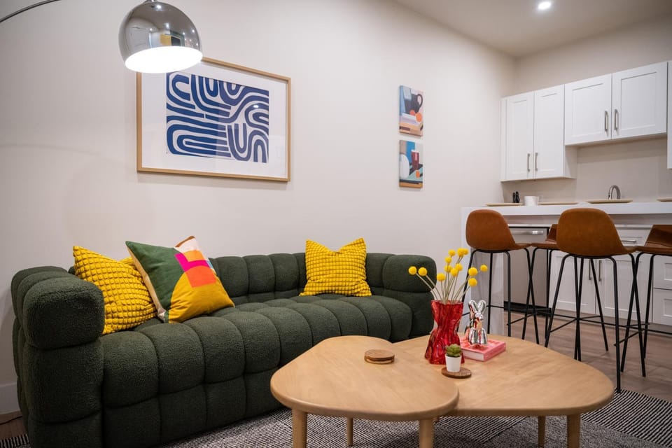 Bright retreat near Tennyson w full kitchen House in Denver
