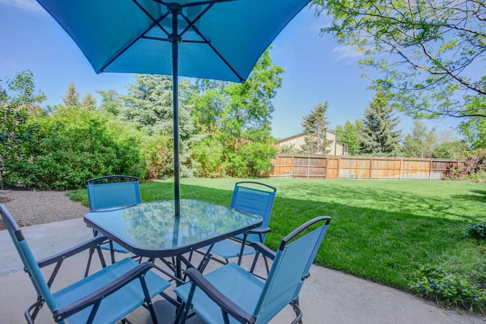 Deep Blue Spacious Escape w Hot Tub & Playground House in Black Forest
