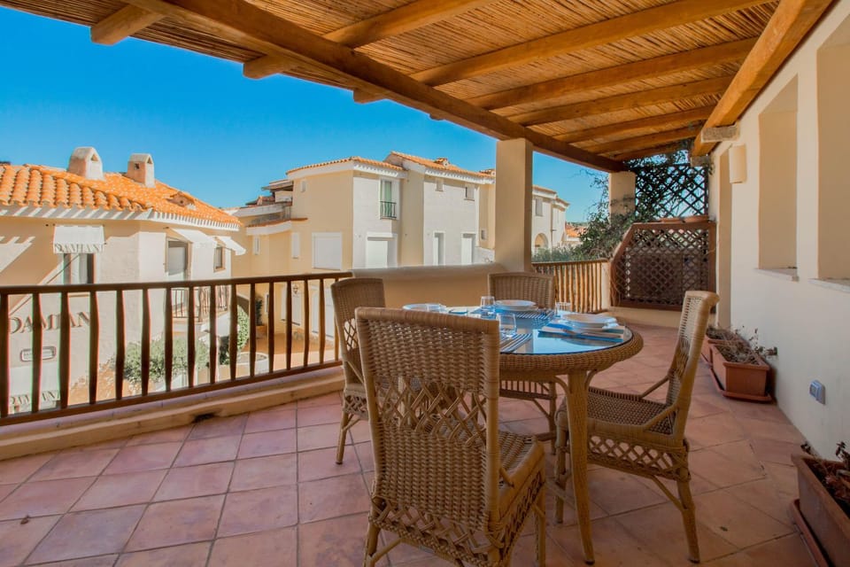Balcony/Terrace, Dining area