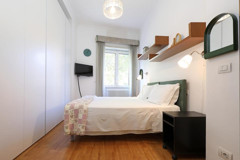 TV and multimedia, Photo of the whole room, Bedroom, towels