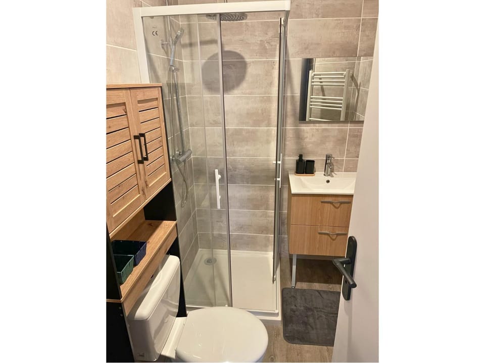 Shower, Toilet, Bathroom