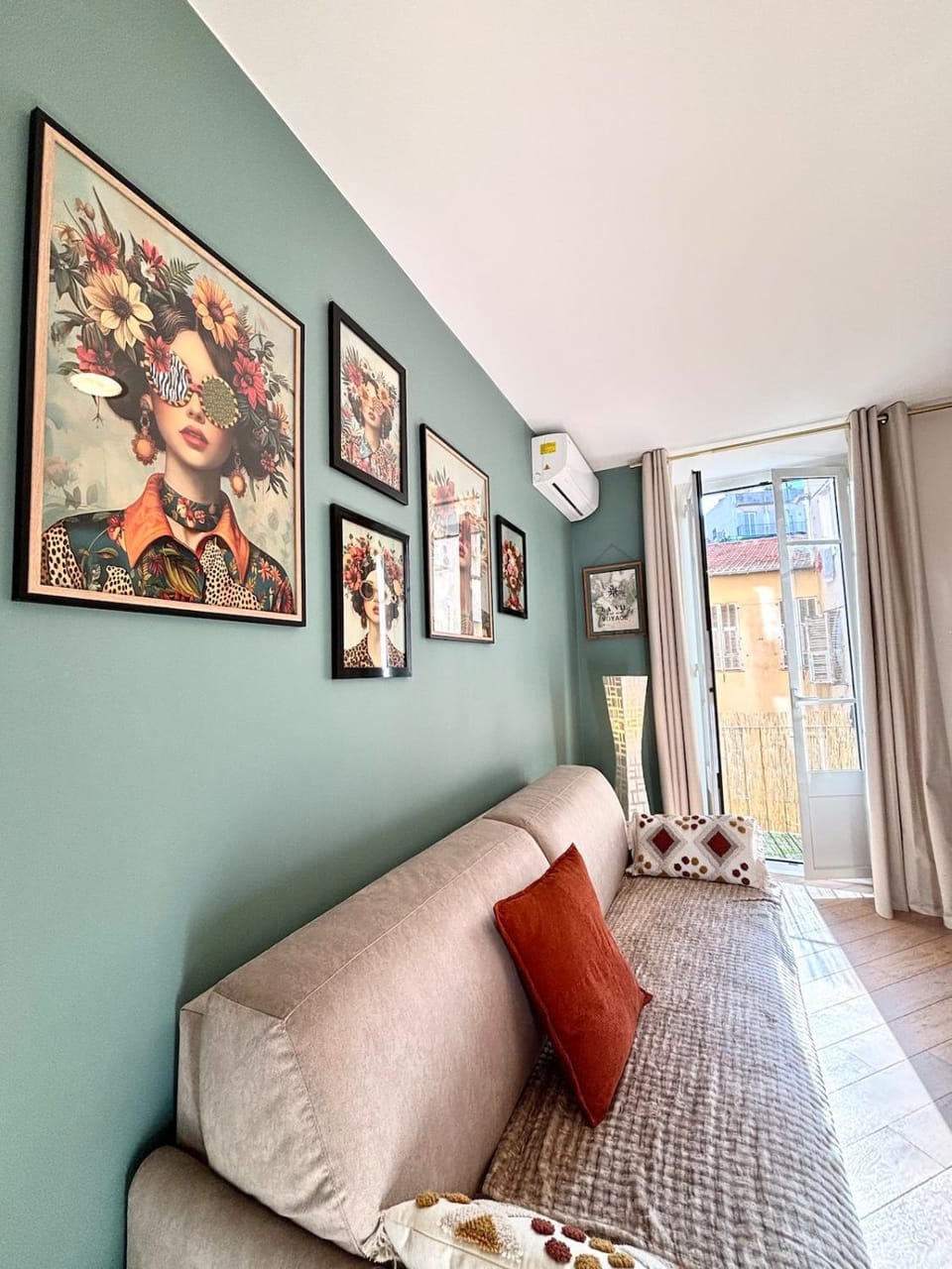 studio plein centre ville rue piétonne Apartment in Nice