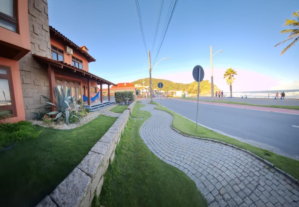 Garden, Quiet street view